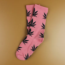 Load image into Gallery viewer, Weed Patterned Socks