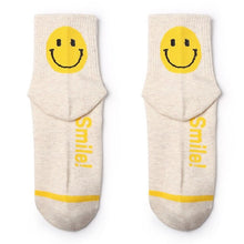 Load image into Gallery viewer, Smiley Face Socks